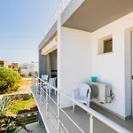 Comfortable One-bedroom Near The Sea And Casino Merit Park Sel 2-6 公寓 凯里尼亚