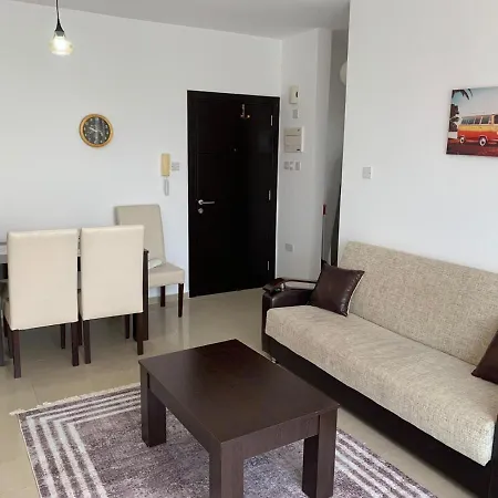 아파트 Comfortable One-bedroom Near The Sea And Casino Merit Park Sel 2-6