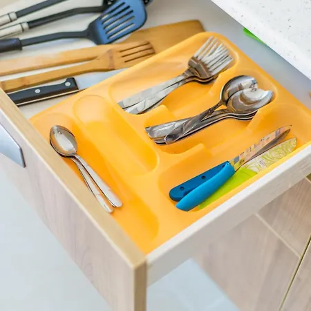 Comfortable One-bedroom Near The Sea And Casino Merit Park Sel 2-6