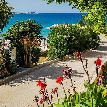 Comfortable One-bedroom Near The Sea And Casino Merit Park Sel 2-6 Daire *