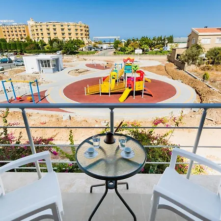 Comfortable One-bedroom Near The Sea And Casino Merit Park Sel 2-6 Апартаменты *