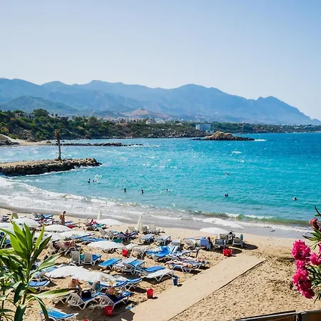 Апартаменты Comfortable One-bedroom Near The Sea And Casino Merit Park Sel 2-6 *