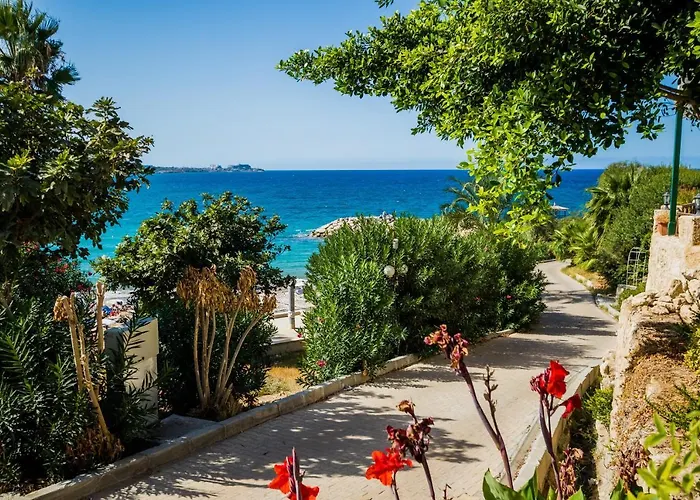 Comfortable One-bedroom Near The Sea And Casino Merit Park Sel 2-6