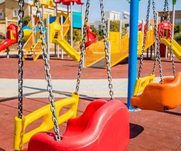 Comfortable One-bedroom Near The Sea And Casino Merit Park Sel 2-6 *