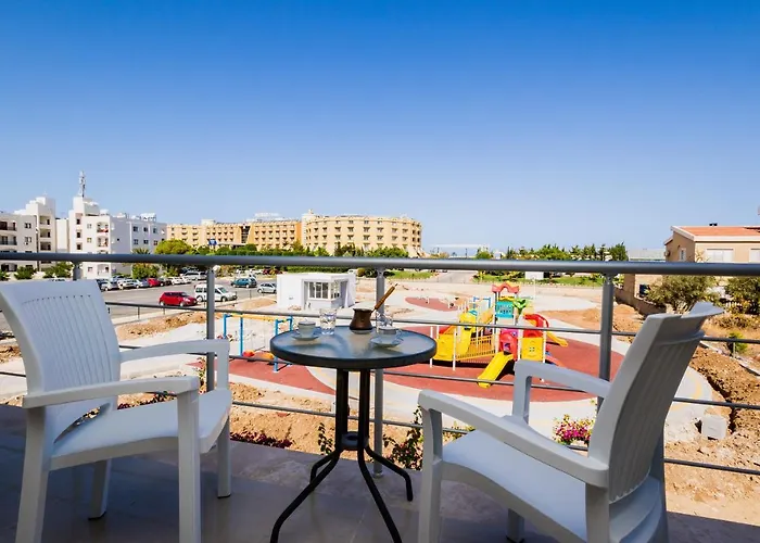 Διαμέρισμα Comfortable One-bedroom Near The Sea And Casino Merit Park Sel 2-6 *